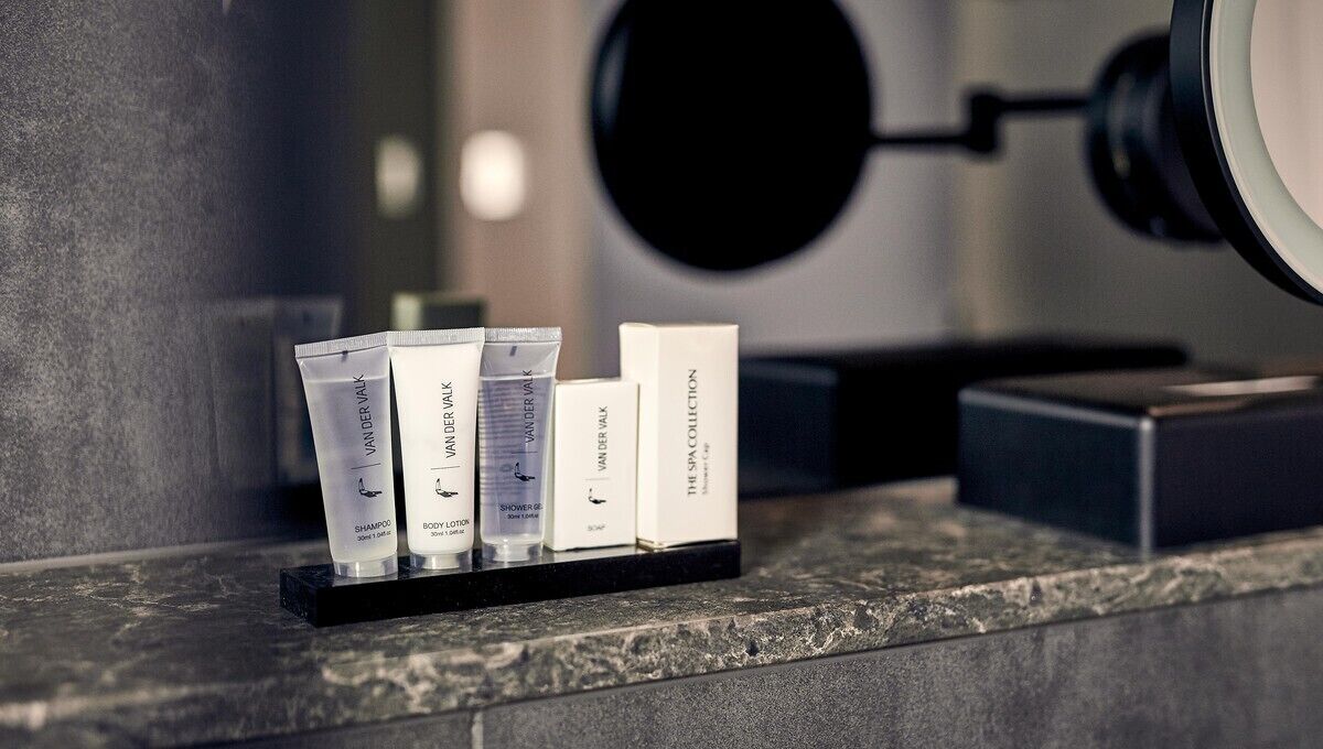 superbox | bathroom | free toiletries, hair dryer, towels, soap