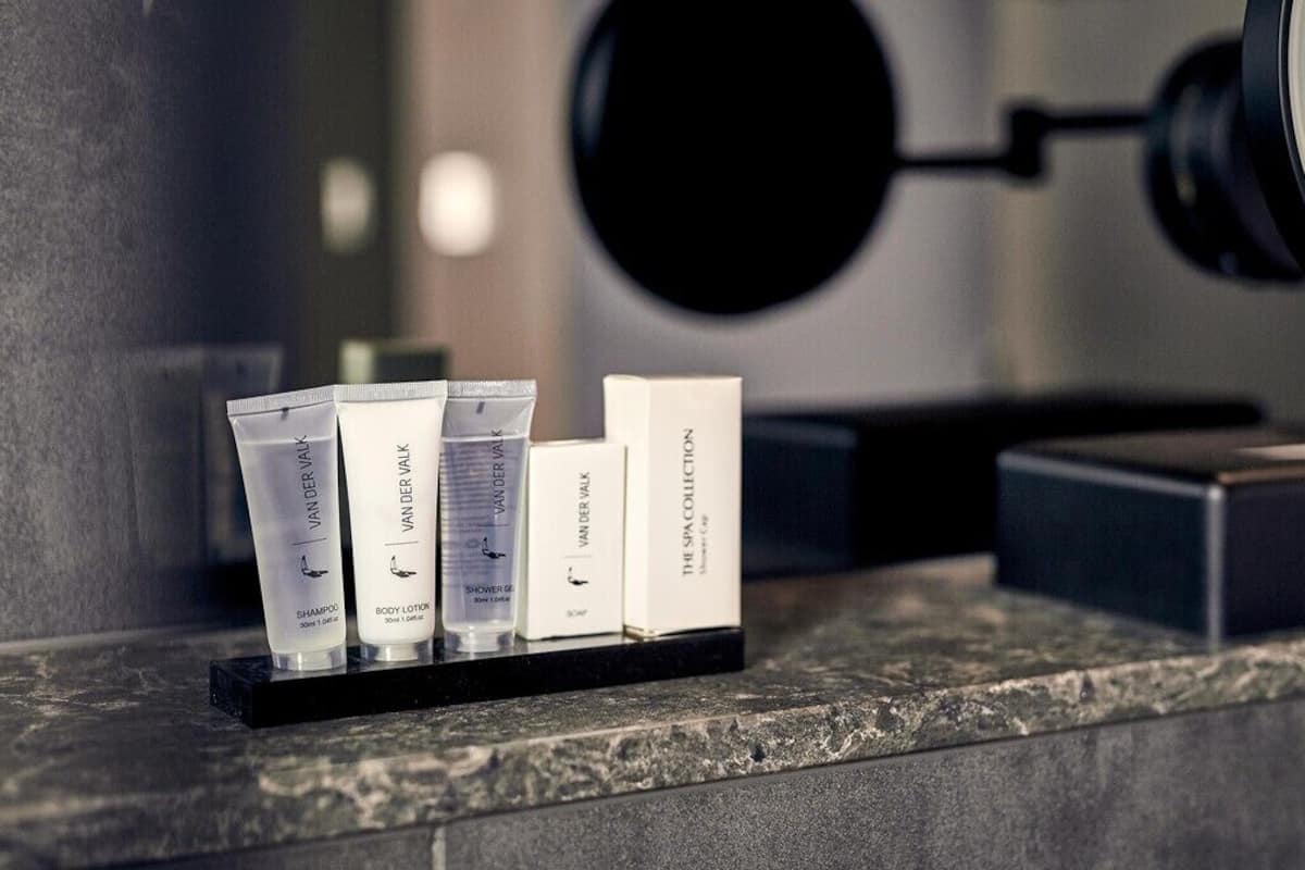 superbox | bathroom | free toiletries, hair dryer, towels, soap