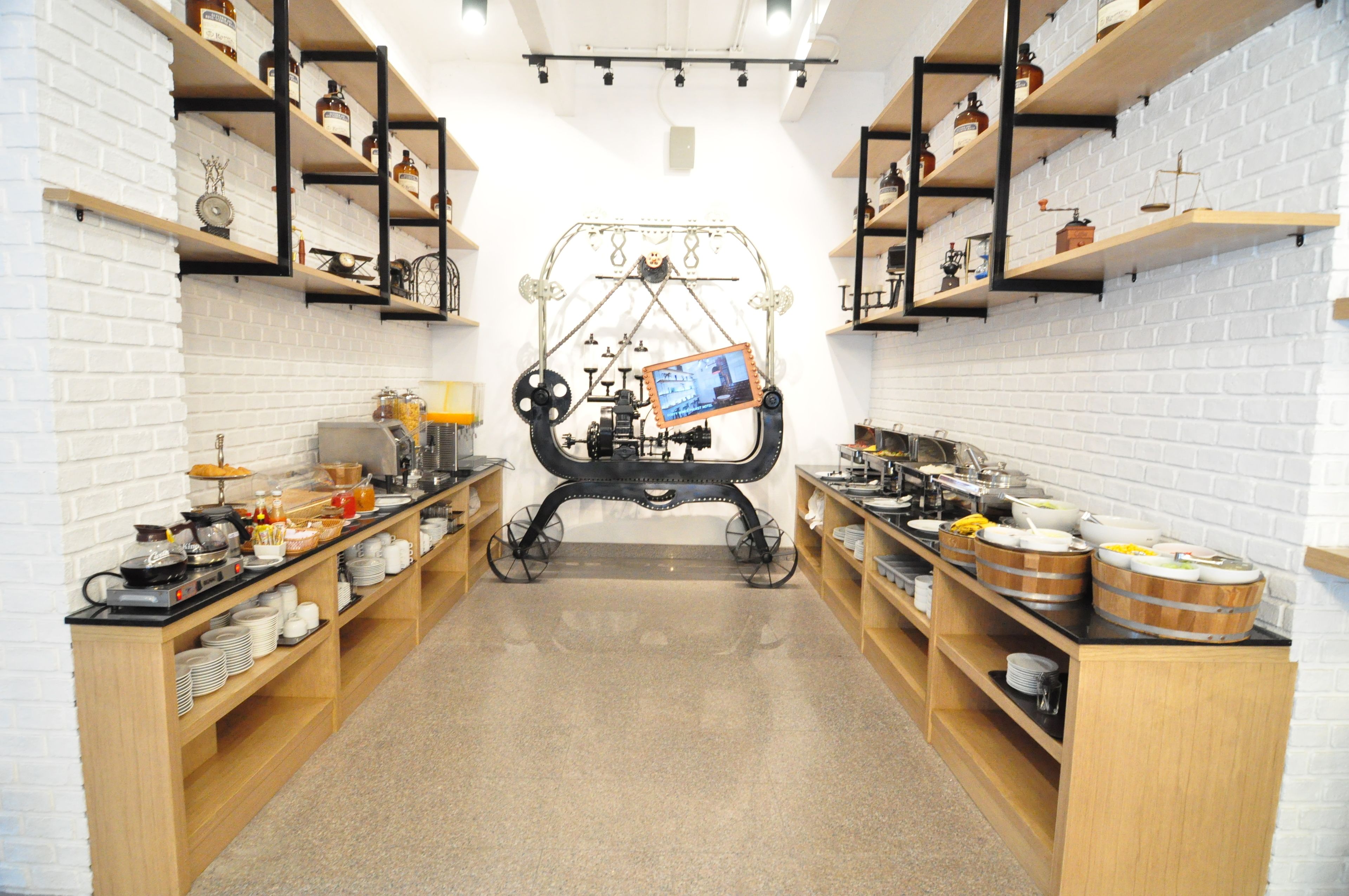 daily buffet breakfast (thb 250 per person)