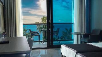 Minibaari, tallelokero huoneessa, silitysrauta/-lauta, ilmainen Wi-Fi