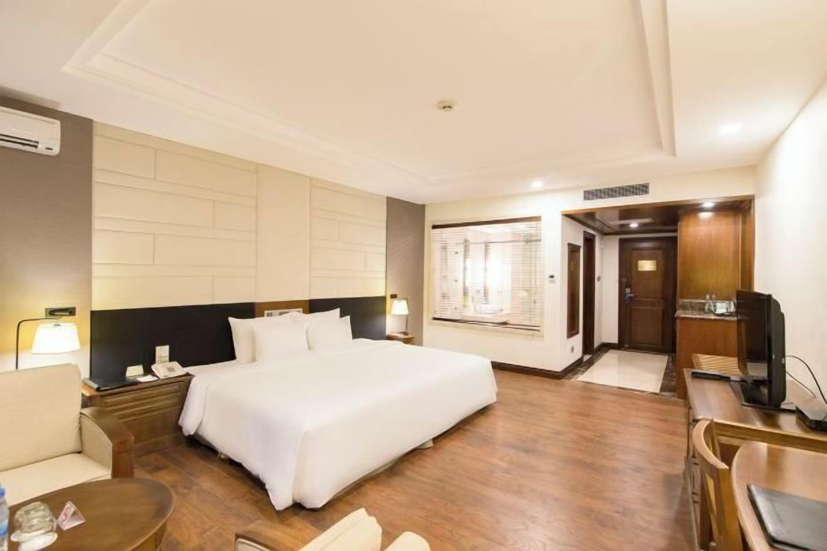 Minibar, in-room safe, desk, blackout curtains