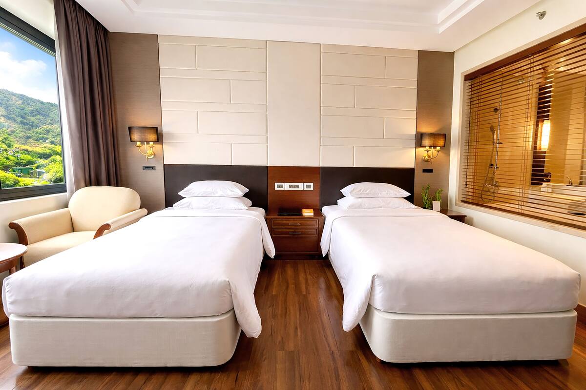Superior Twin Room, Mountain View | Minibar, in-room safe, desk, blackout drapes