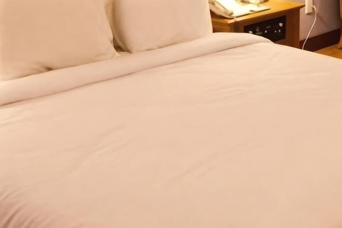 Minibar, két bảo mật tại phòng, bàn, màn/rèm cản sáng 