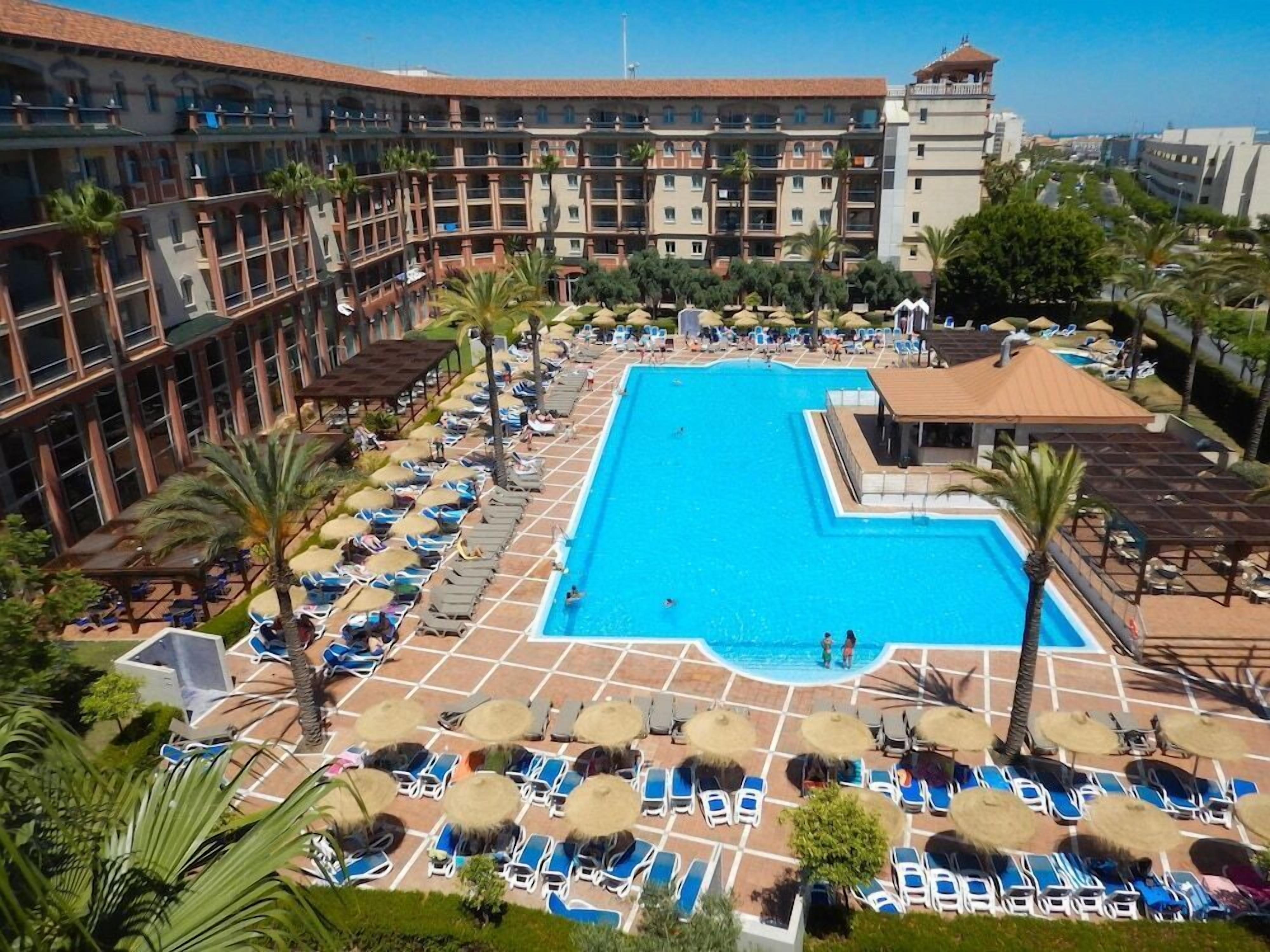 Indoor pool, 2 outdoor pools, pool umbrellas