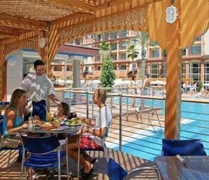 Se sirven desayunos, comidas y cenas 