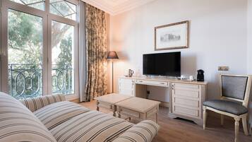 Junior Suite (with Living Room) | Premium bedding, down comforters, minibar, in-room safe