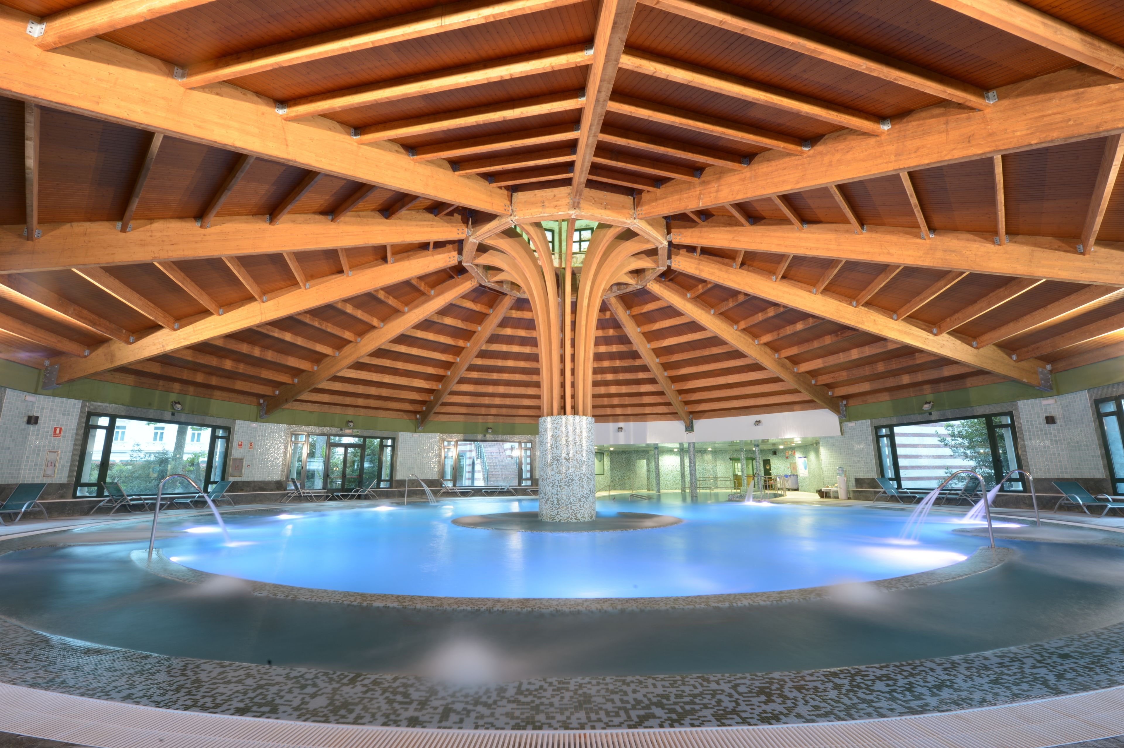 couples treatment room(s), sauna, hot tub, hot springs/mineral springs