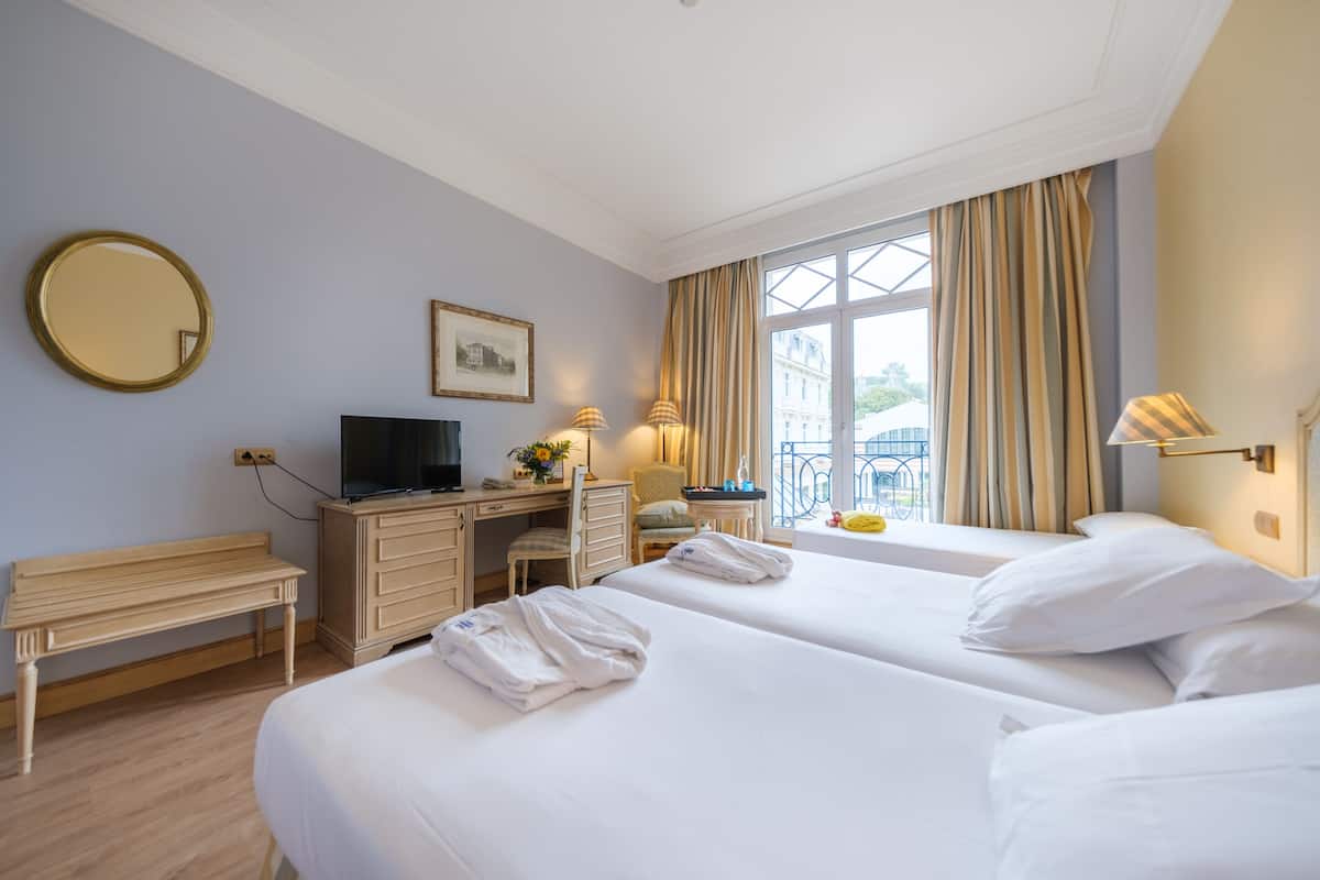 triple room | 1 bedroom, premium bedding, down duvets, minibar
