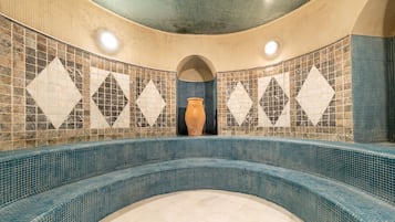 Couples treatment room(s), sauna, hot tub, hot springs/mineral springs