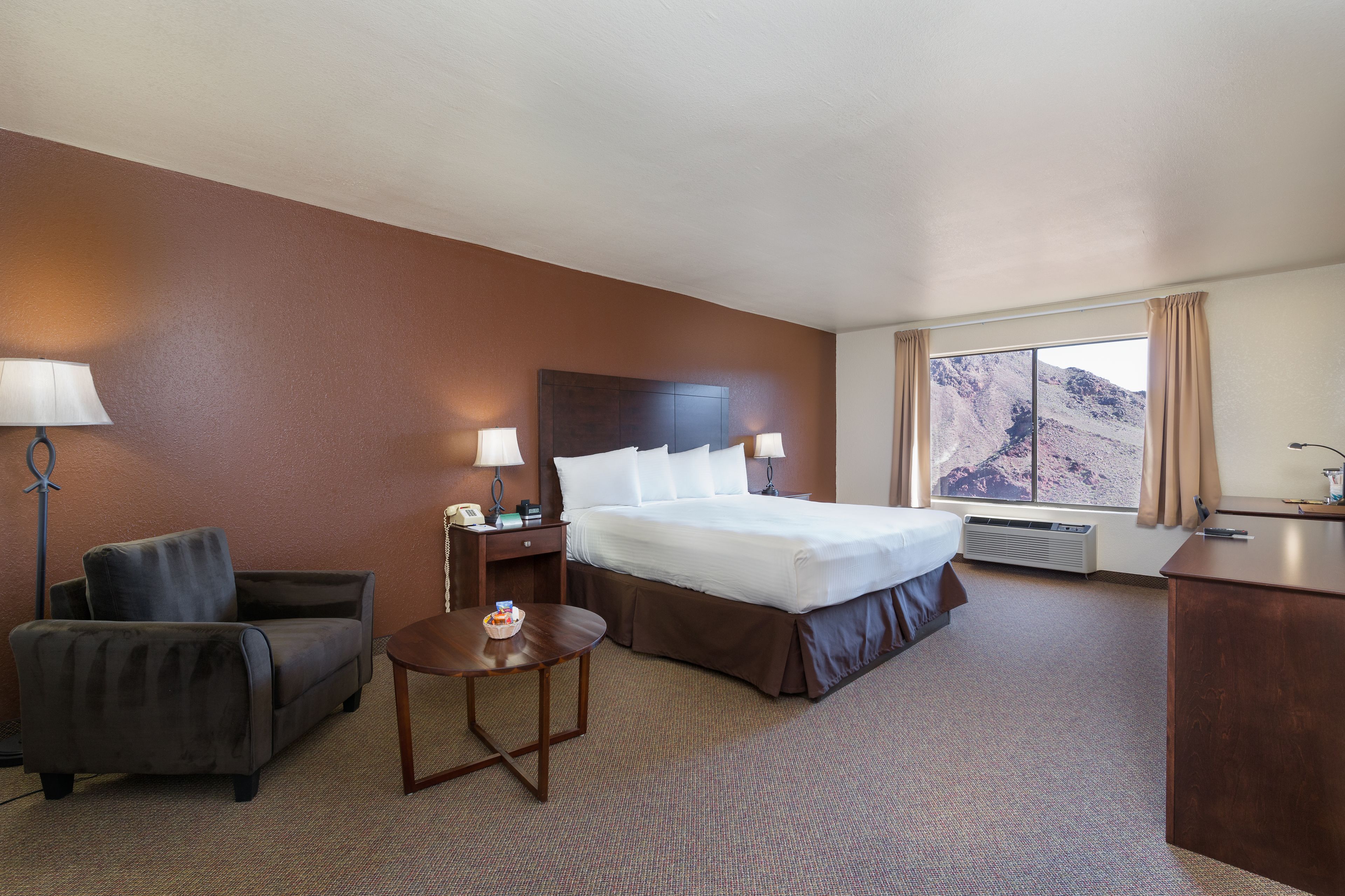 flat-screen tv, mp3 dock