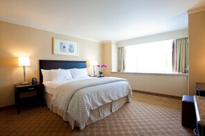 View from room - Embassy Suites Los Angeles - Glendale (Glendale)