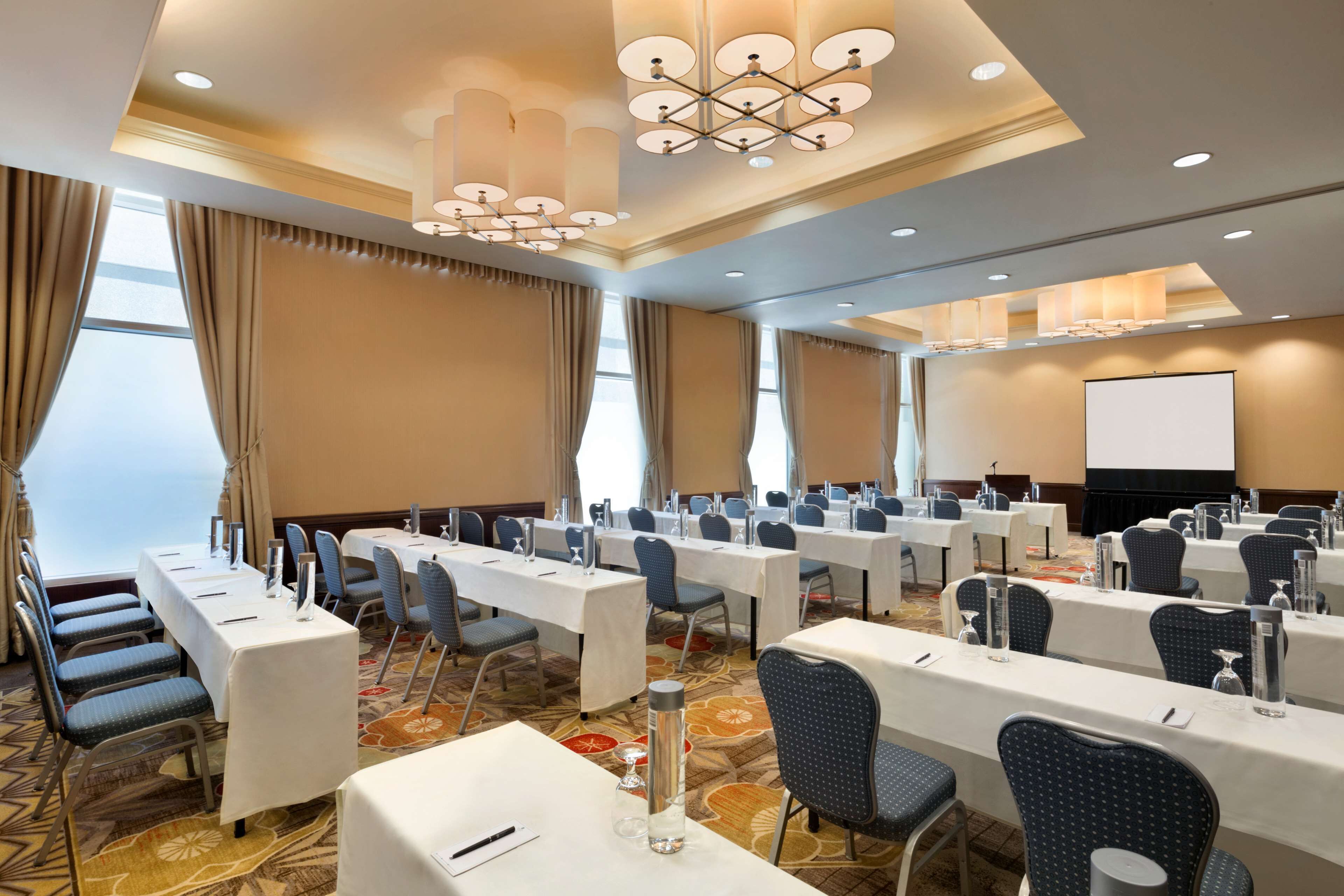 Photo - Embassy Suites Los Angeles Glendale