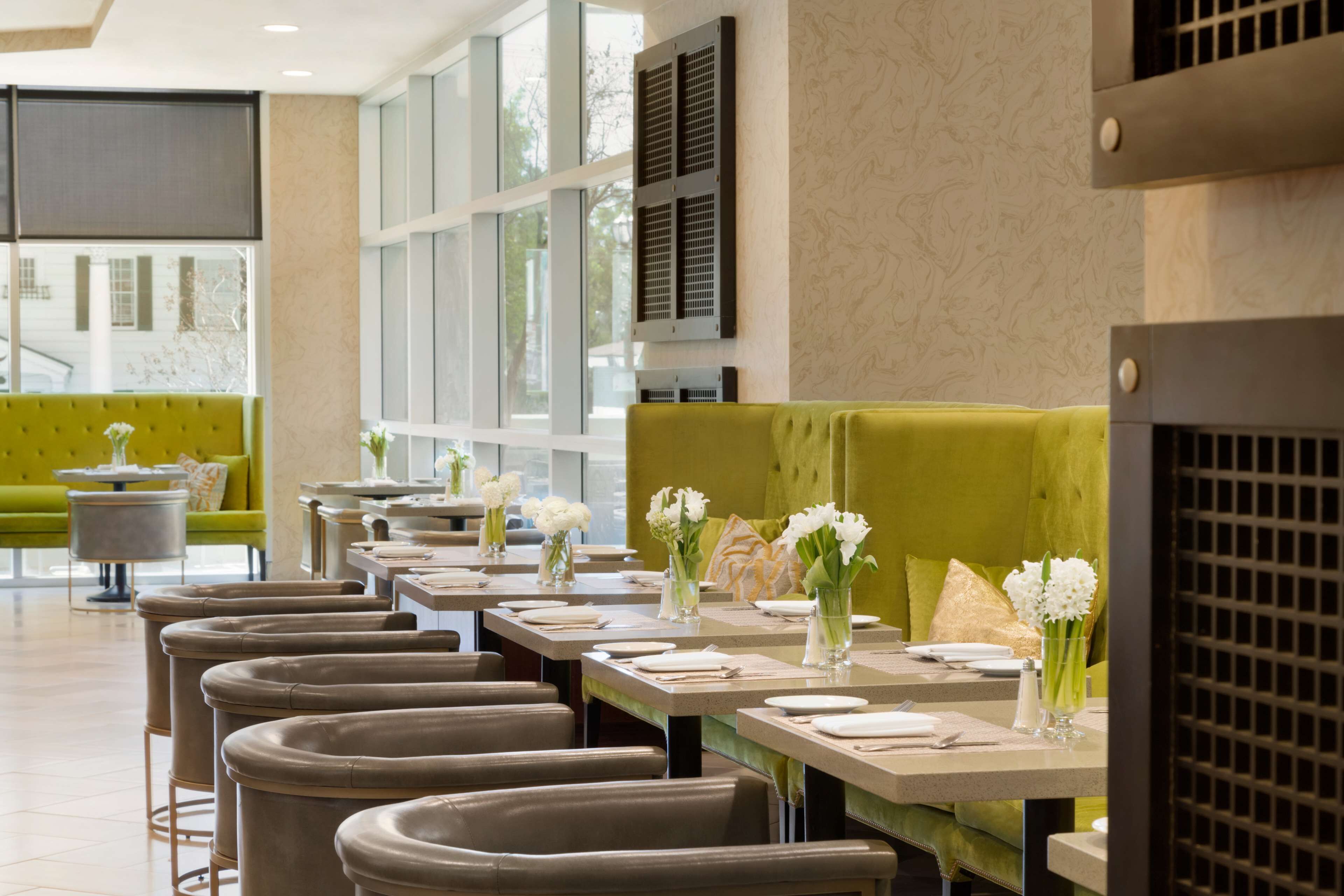 Photo - Embassy Suites Los Angeles Glendale