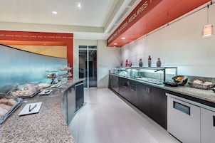 Desayuno buffet todos los días (con cargo)