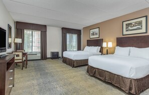 Desk, laptop workspace, iron/ironing board, free cribs/infant beds - Holiday Inn Louisville Airport - Fair/Expo by IHG (Louisville)