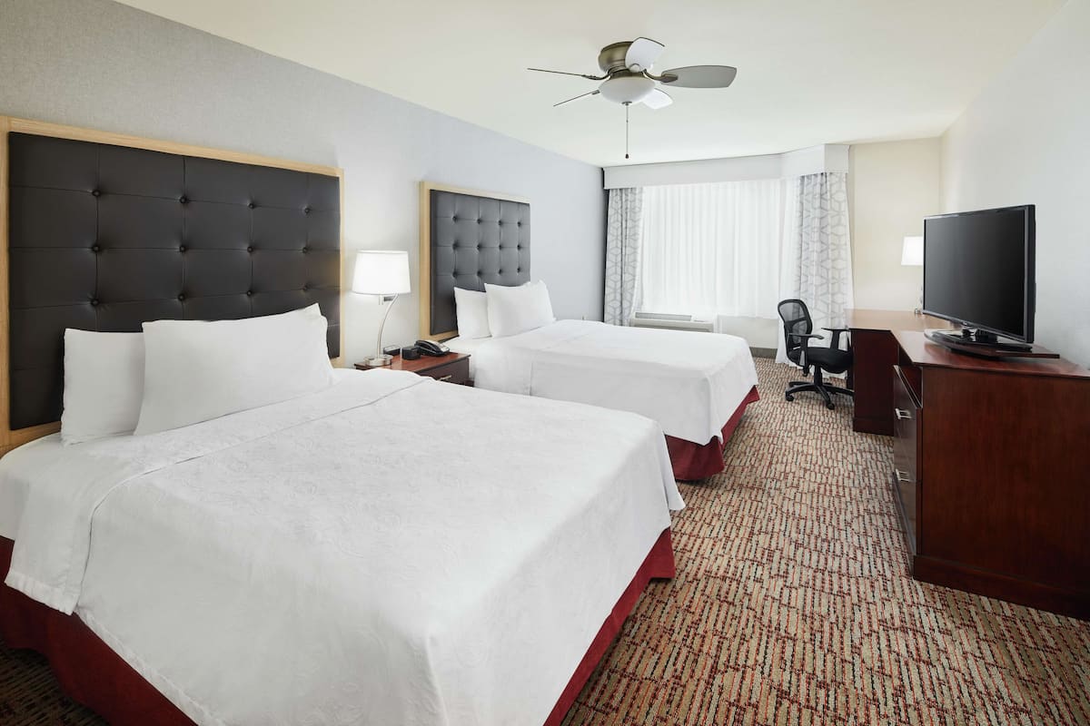 Peralatan tempat tidur premium, peti besi dalam bilik