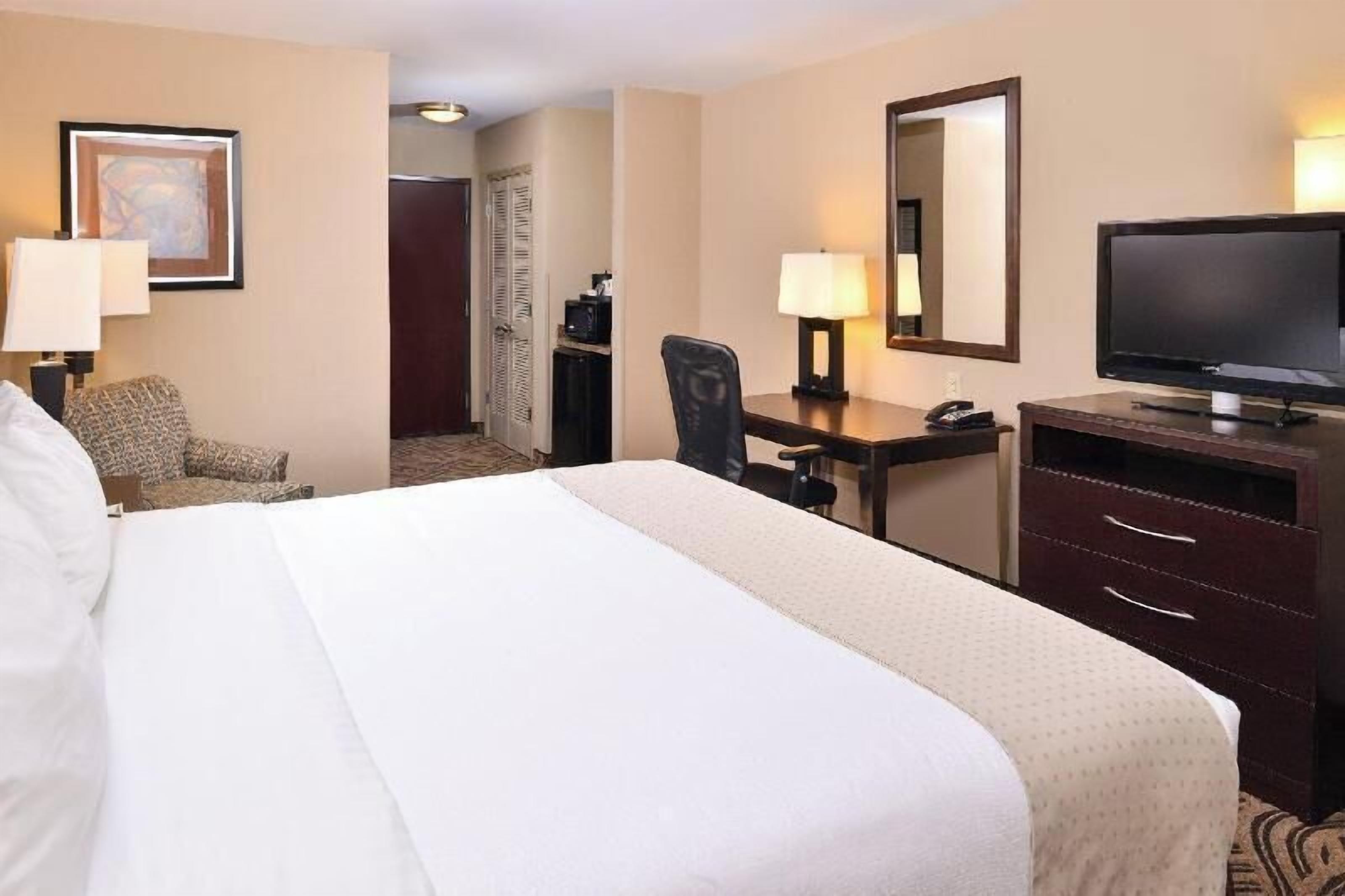 Hypo-allergenic bedding, pillow-top beds, in-room safe, desk