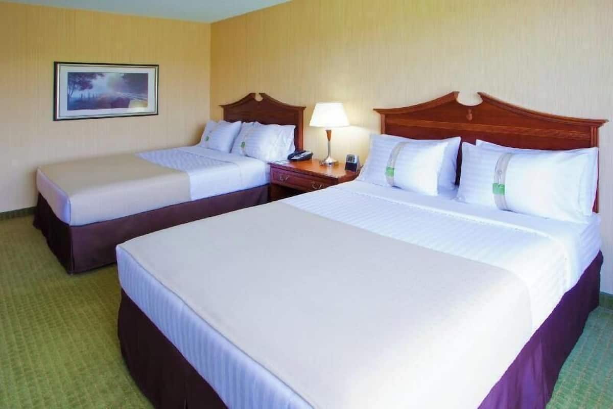 In-room safe, individually decorated, individually furnished, desk