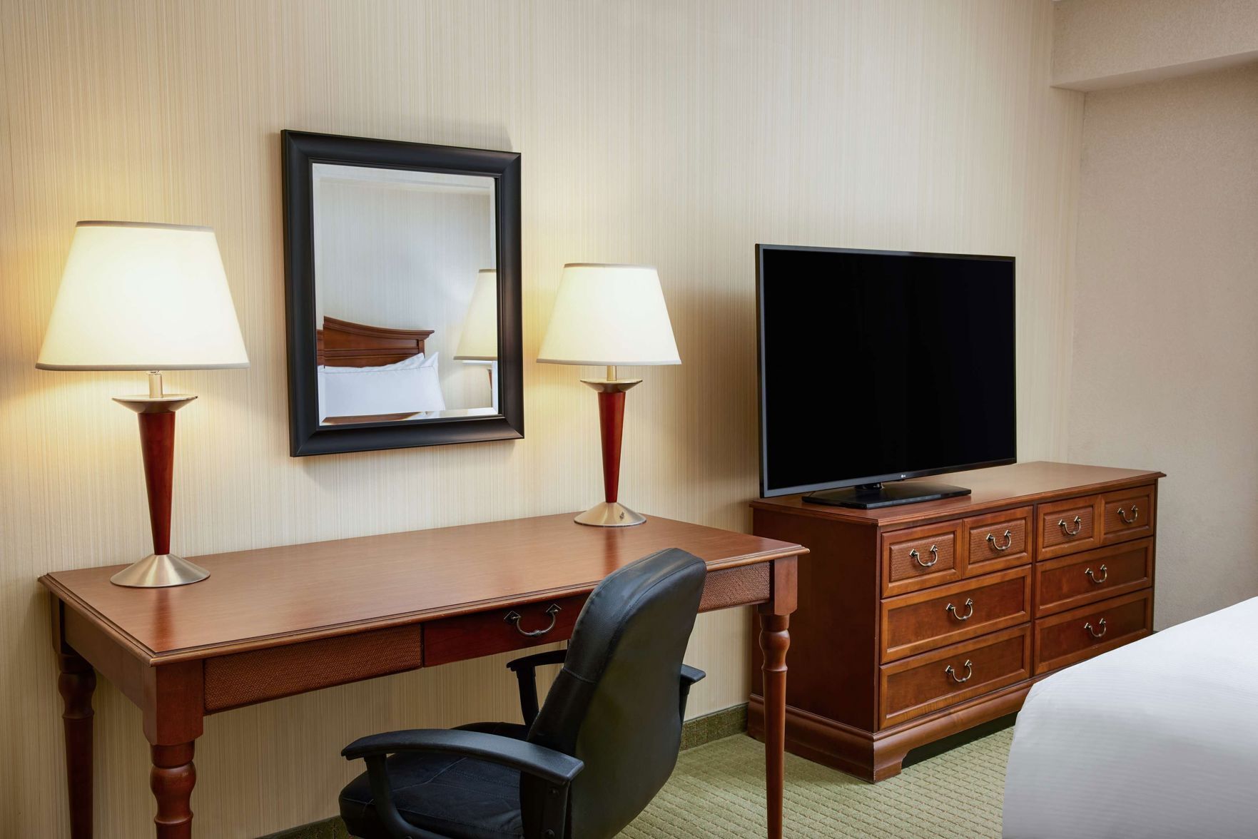 In-room safe, individually decorated, individually furnished, desk