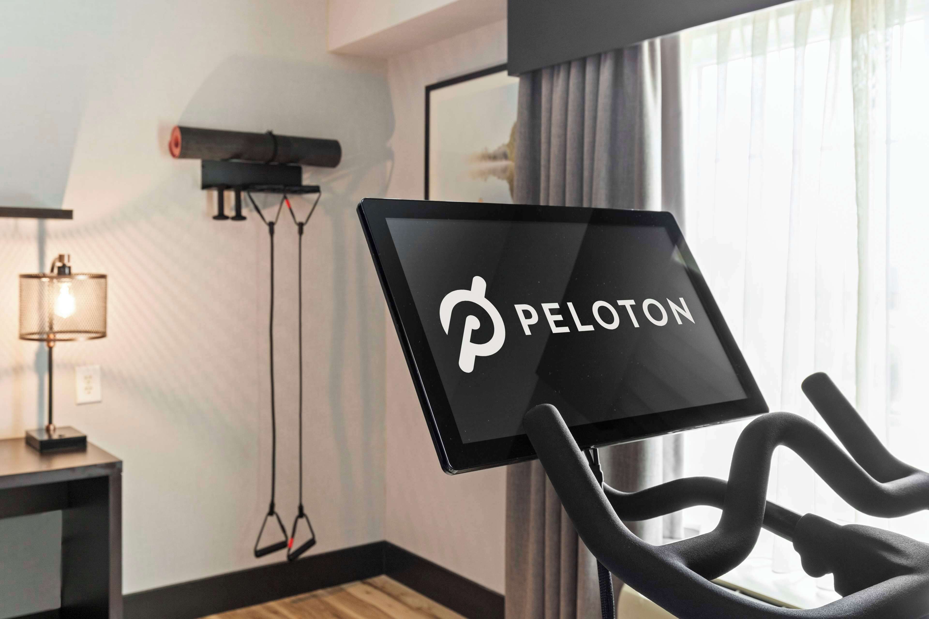 in-room safe, individually decorated, individually furnished, desk