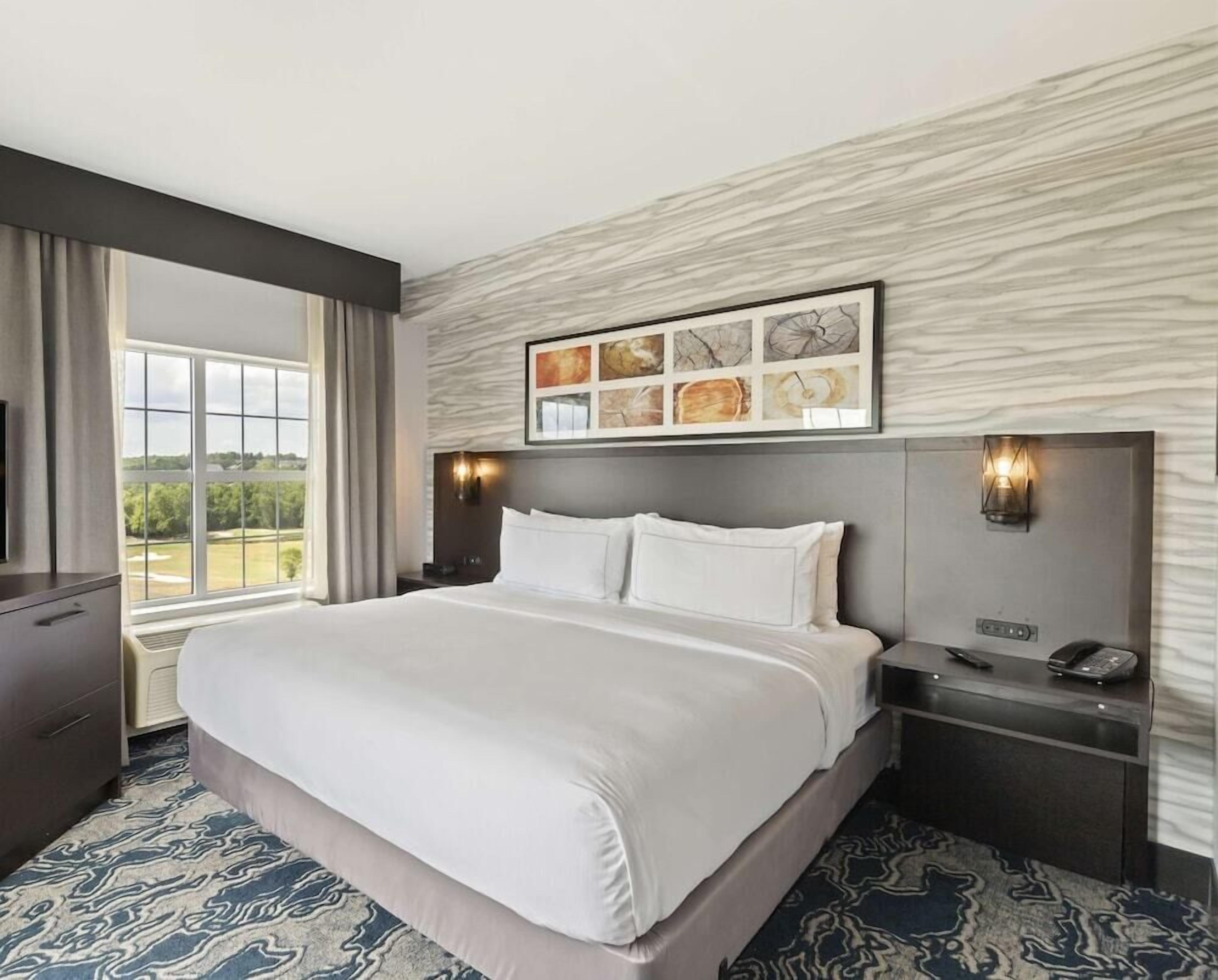 In-room safe, individually decorated, individually furnished, desk