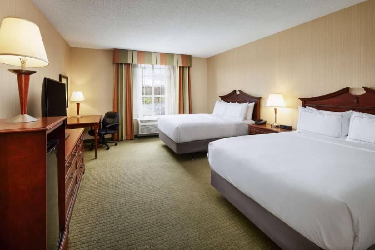 In-room safe, individually decorated, individually furnished, desk