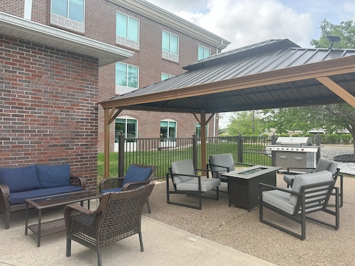 Holiday Inn Express & Suites Lexington Dtwn Area-Keenland by IHG