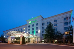 Exterior - Holiday Inn Winchester Se-Historic Gateway by IHG (Winchester)
