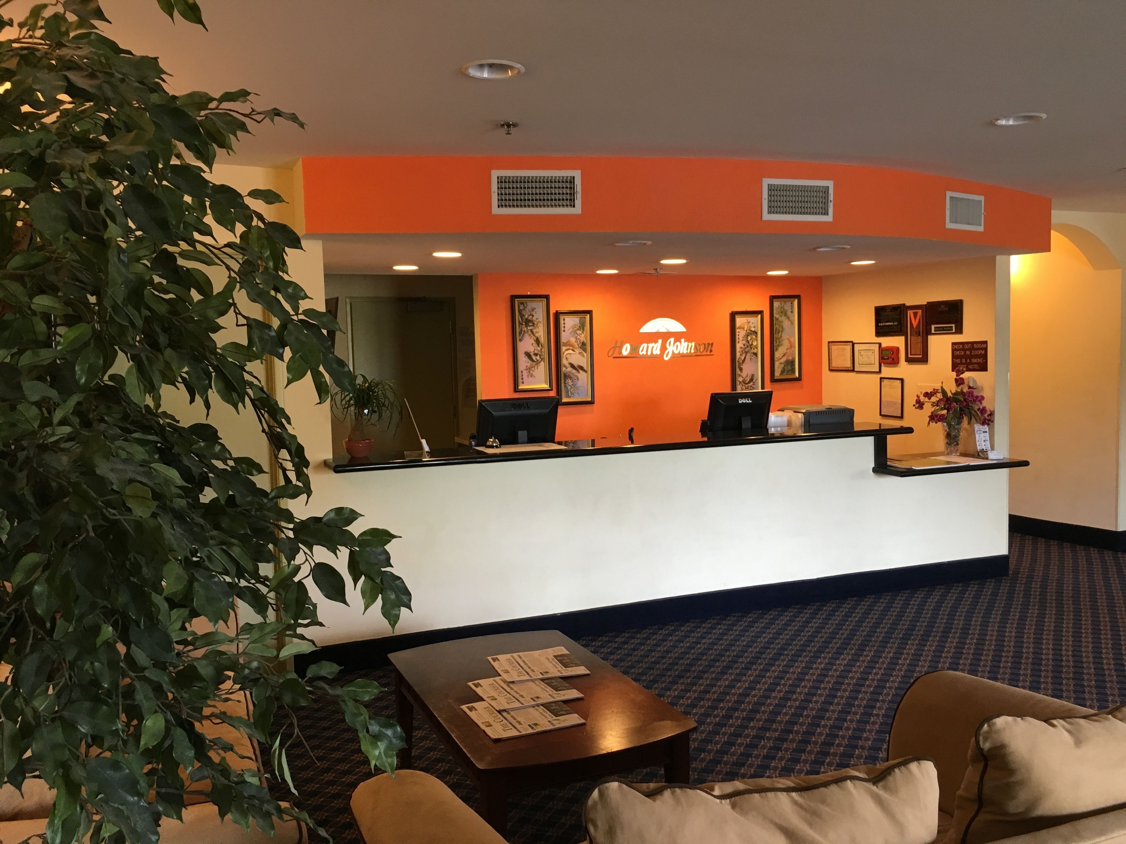 Check-in/check-out kiosk