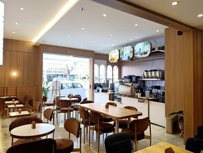 ラウンジ