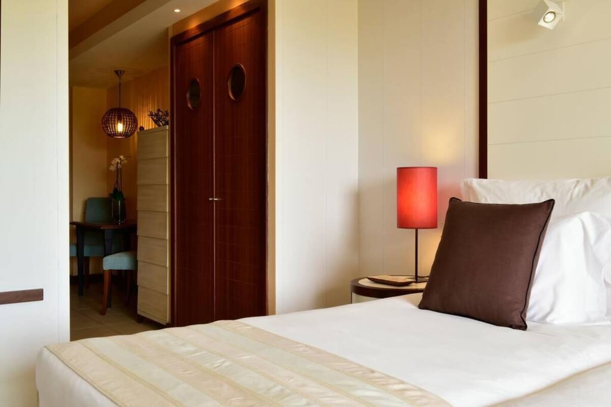 Minibar, in-room safe, desk, blackout curtains