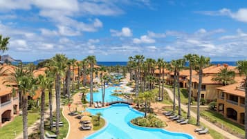 Indoor pool, 3 outdoor pools, pool loungers
