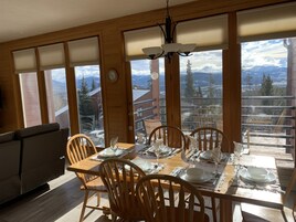 Timber Ridge Two Bedroom | In-room dining