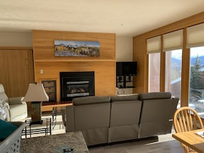 Timber Ridge Two Bedroom | Living area | Flat-screen TV, fireplace