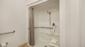 Room, 1 Queen Bed, Hearing Accessible, Non Smoking (Mobility/hearing, Roll-in Shower) | Bathroom