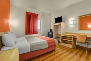 Free WiFi, bed sheets, alarm clocks - Howard Johnson by Wyndham Lemoore (Lemoore)