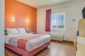 Free WiFi, alarm clocks - Howard Johnson by Wyndham Lemoore (Lemoore)