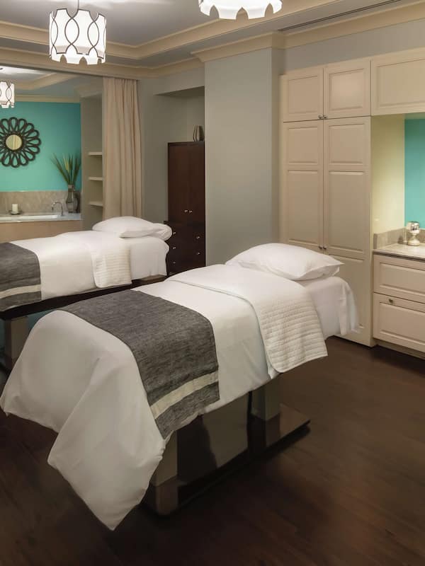 Couples treatment rooms, sauna, hot tub, steam room, body treatments