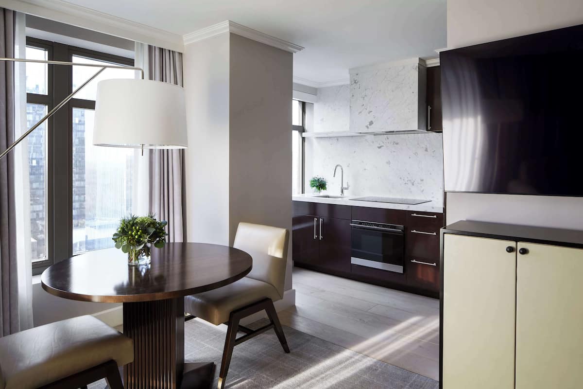 1 bedroom, Frette Italian sheets, premium bedding, down comforters