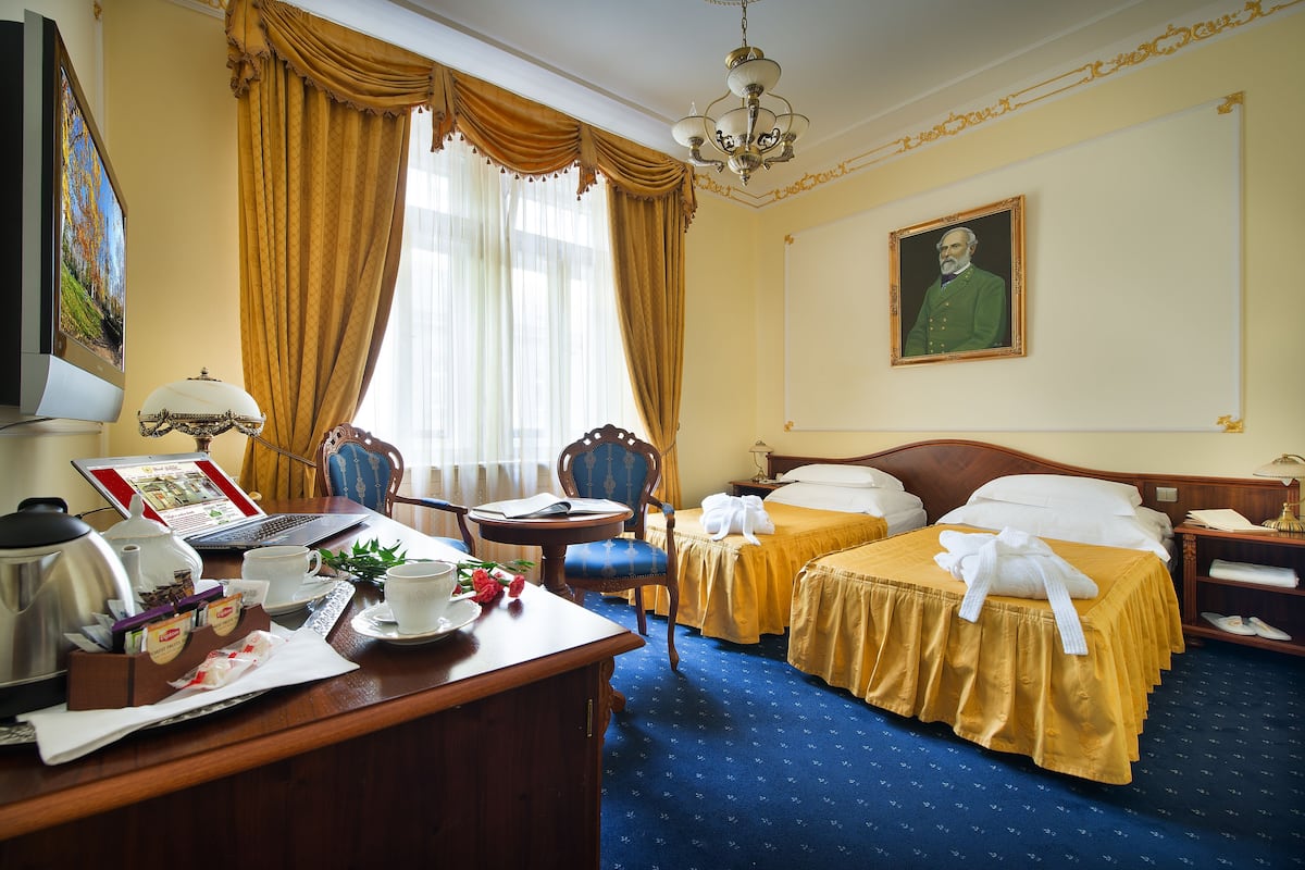 Ropa de cama hipoalergénica y minibar 