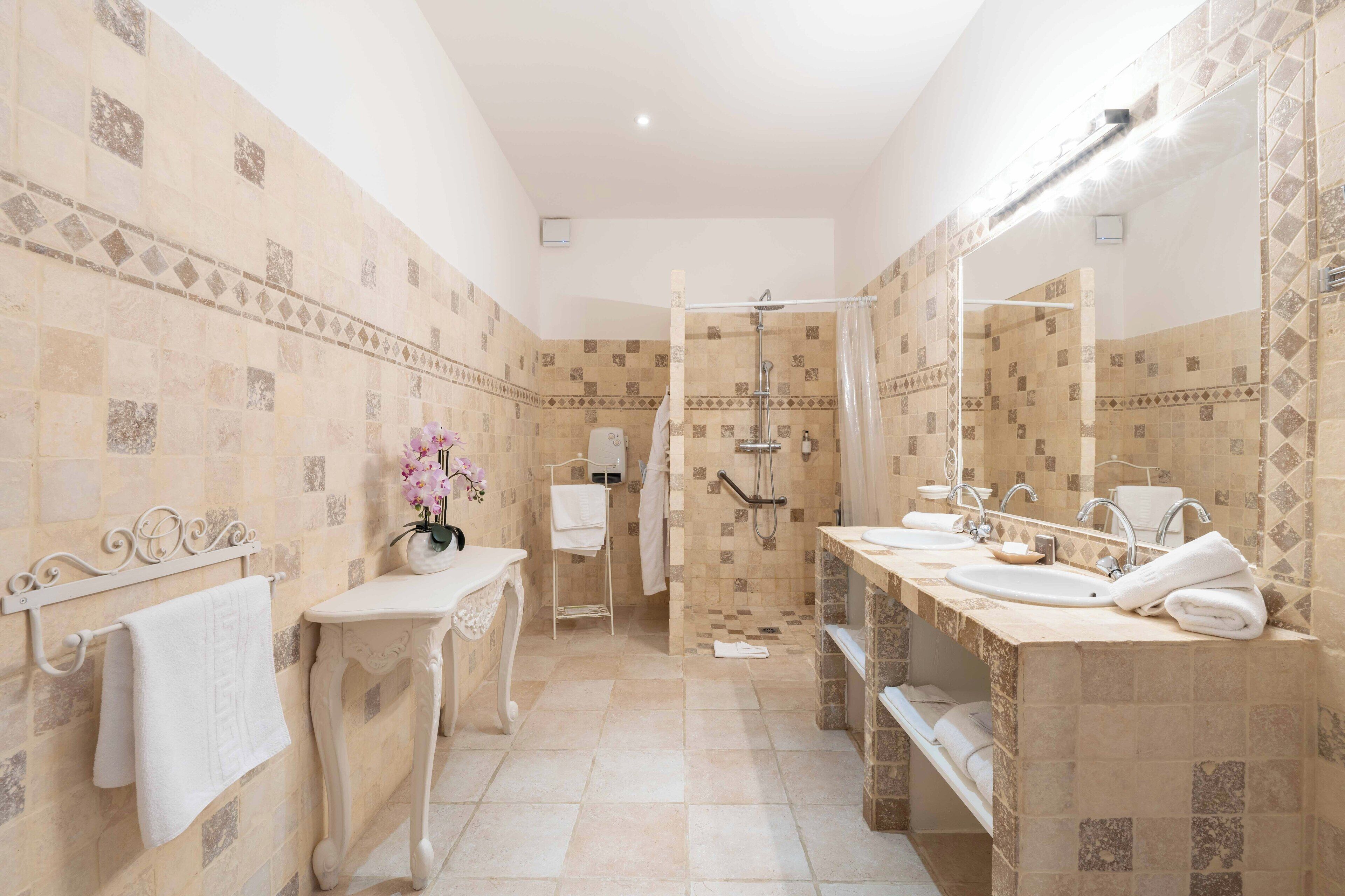 superior room, hill side | bathroom | separate bathtub and shower, free toiletries, hair dryer, bathrobes