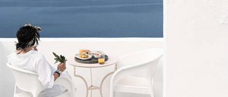 Design Cave Room with Sea View & Caldera View | Terrace/patio