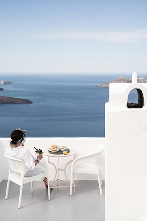 Design Cave Room with Sea View & Caldera View | Terrace/patio