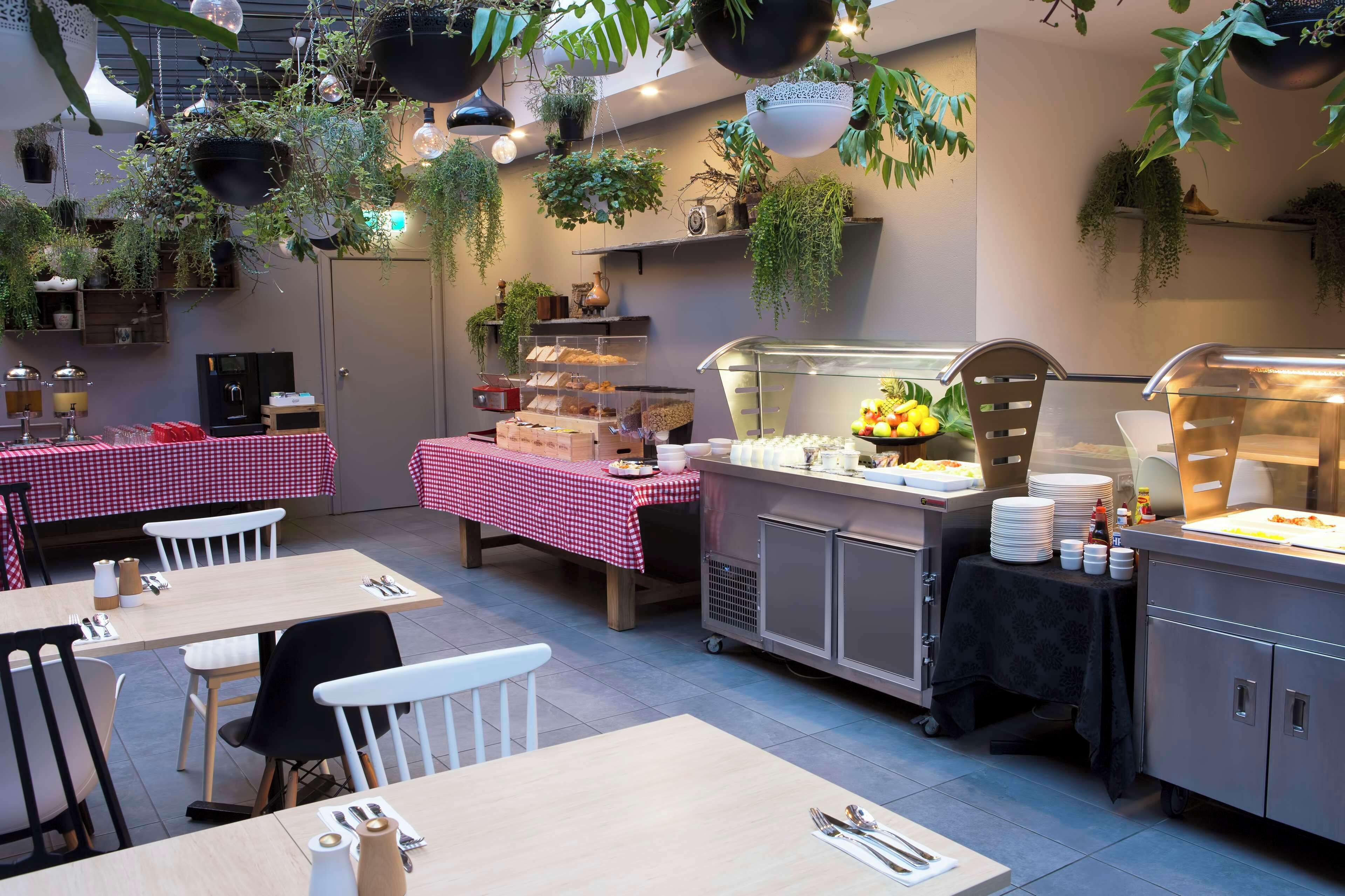 daily buffet breakfast (aud 30 per person)