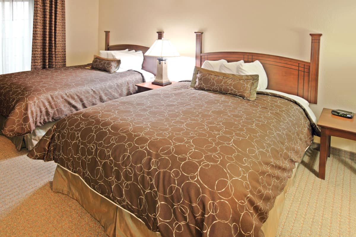 Suite, 1 Bedroom, Kitchen | 1 bedroom, desk, laptop workspace, blackout curtains