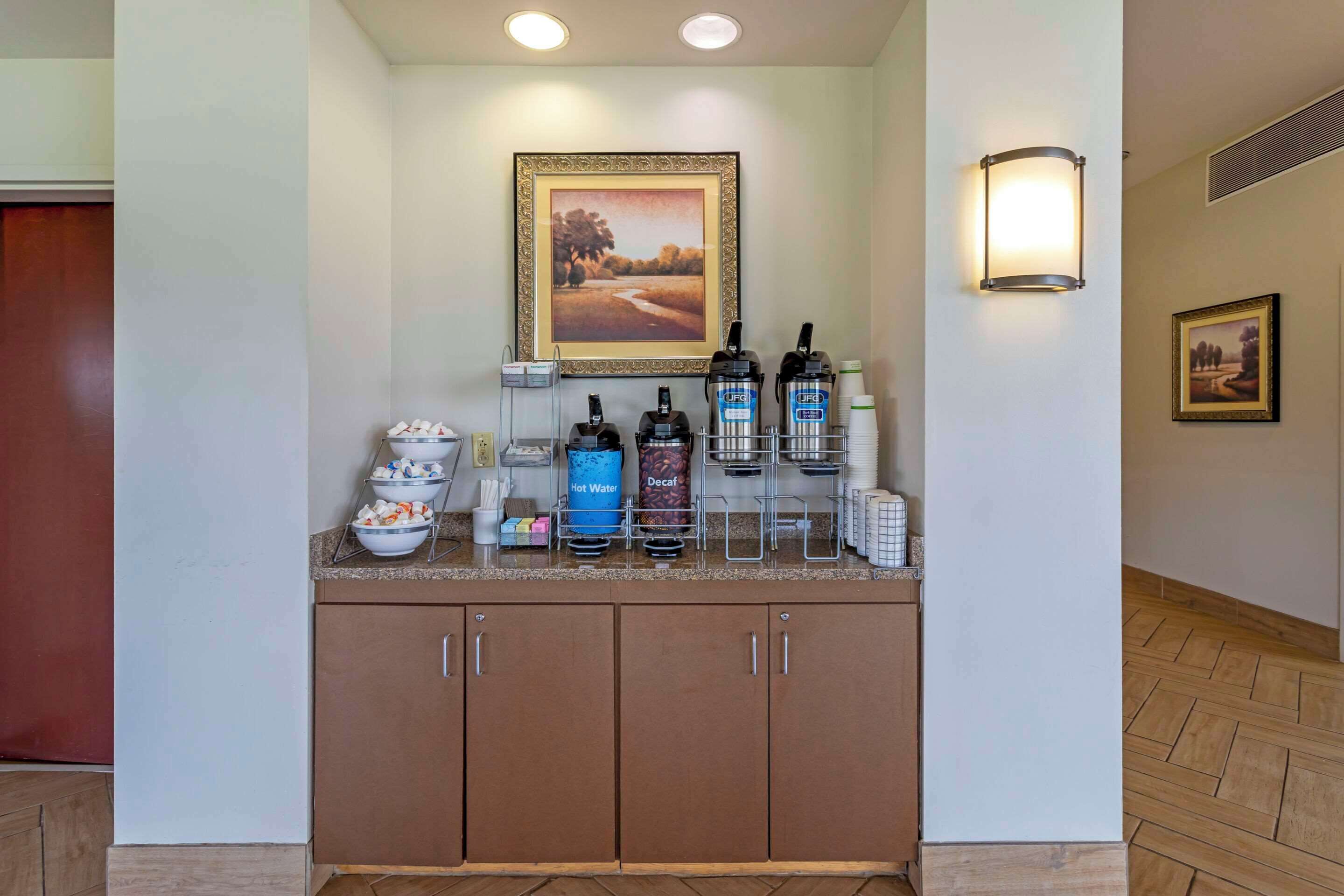 free daily full breakfast