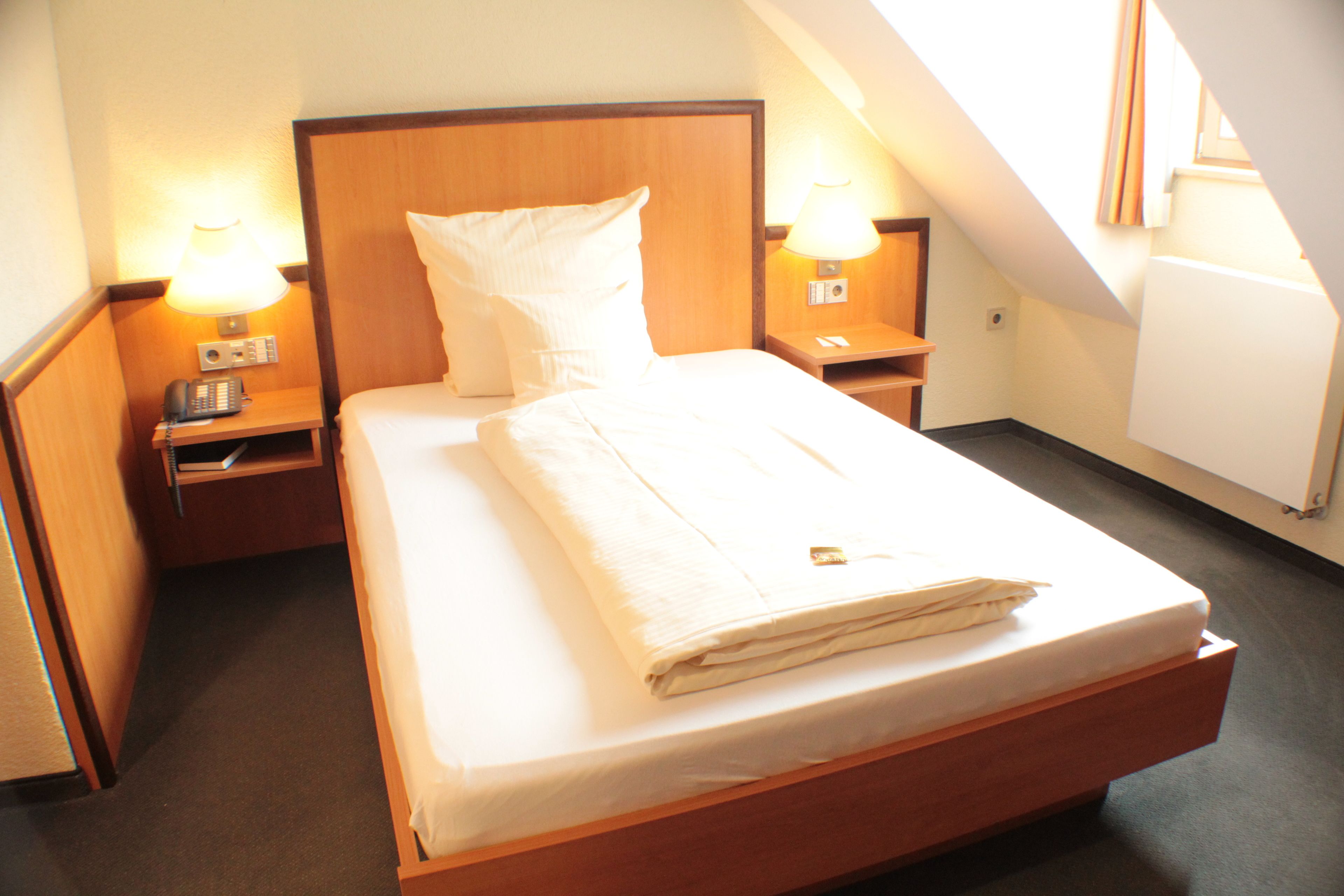 basic single room, 1 single bed | premium bedding, in-room safe, desk, blackout curtains