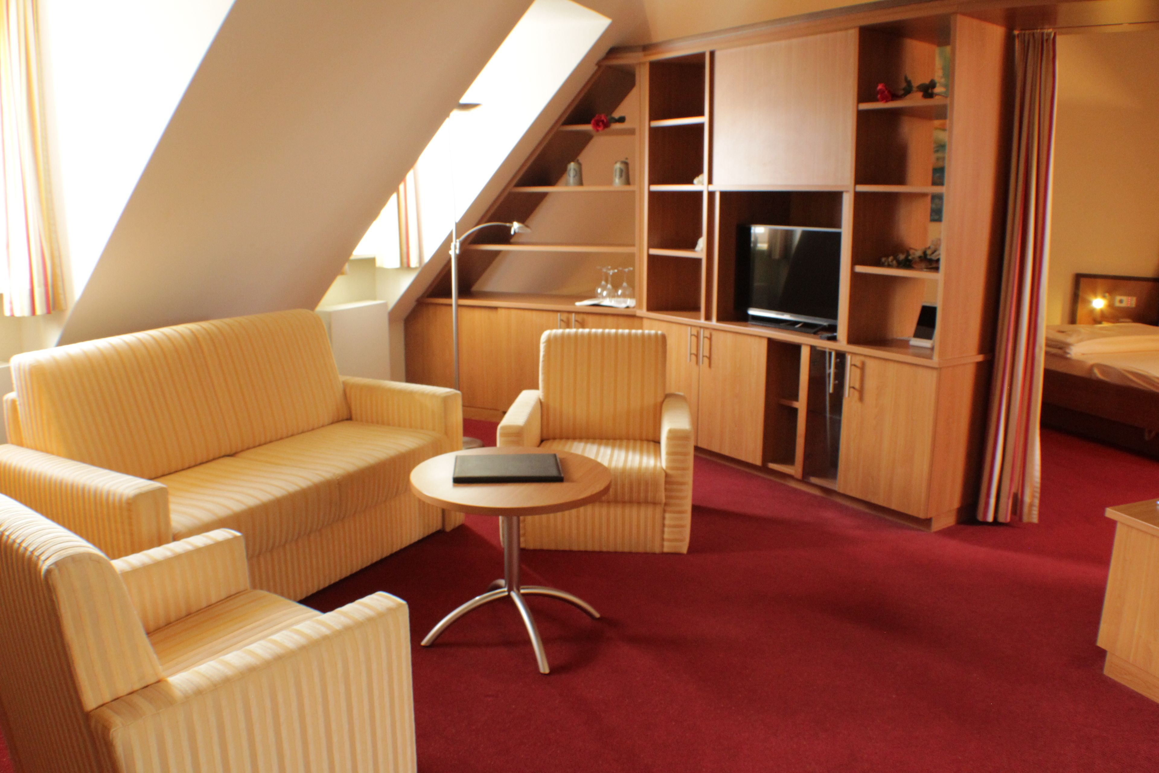 comfort suite, 1 queen bed | premium bedding, in-room safe, desk, blackout curtains