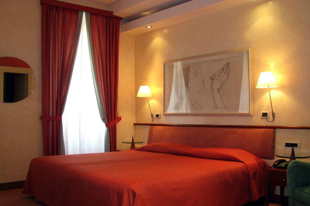Standard Double or Twin Room | Minibar, in-room safe, desk