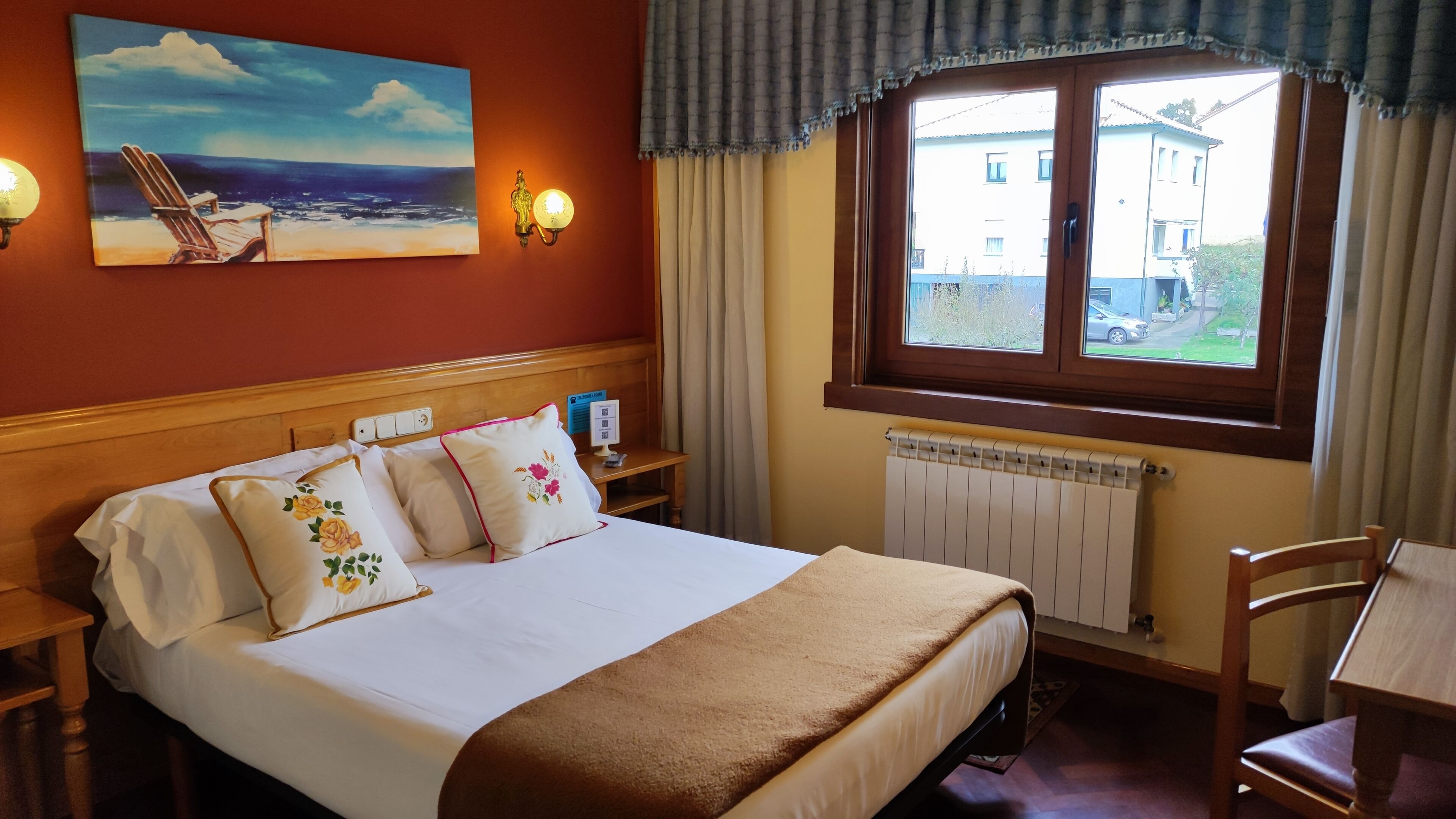 standard room, 1 double bed | 1 bedroom, in-room safe, individually decorated, desk